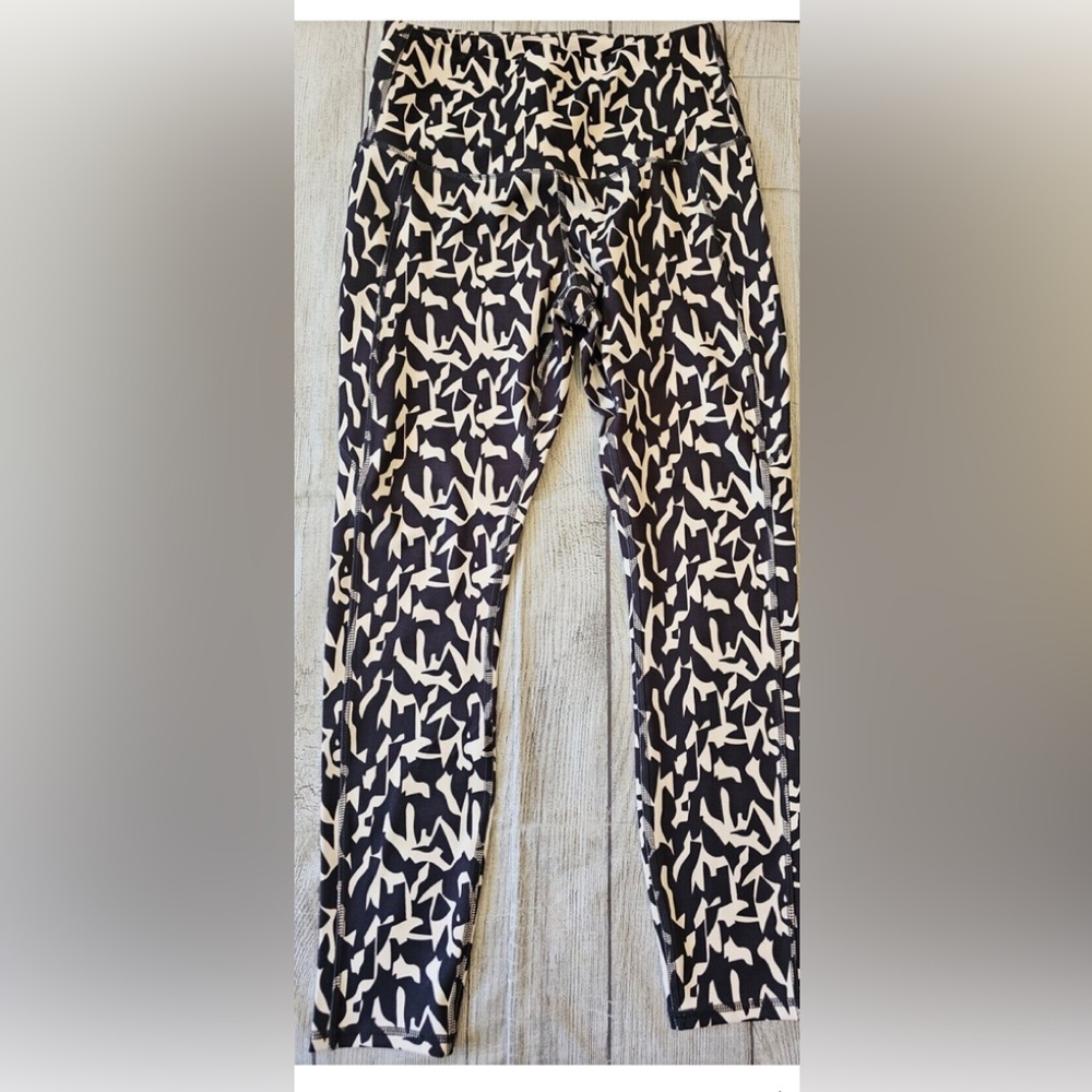 Move Theology crop 7/8 leggings NWT size XS